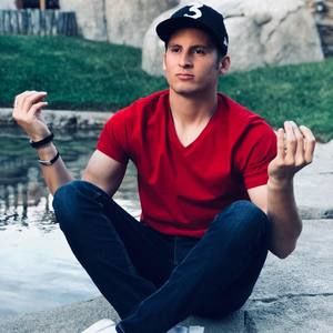 Meet your Posher, Saúl